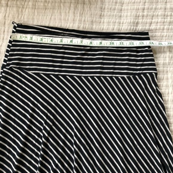 H & M Pull On Striped A-Line Skirt - 6 - Picture 5 of 6